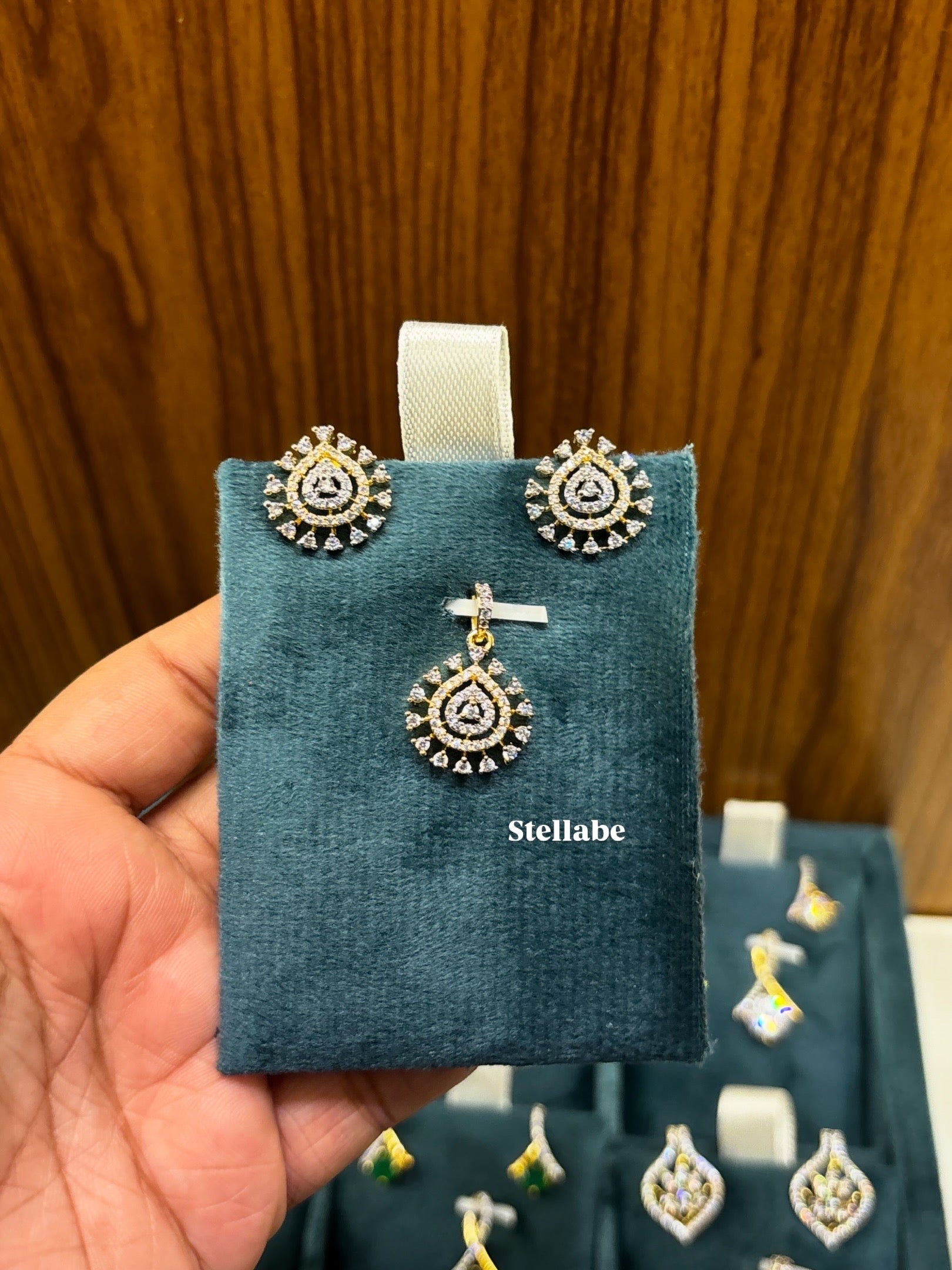 Thaara Diamond Replica Pendant Set