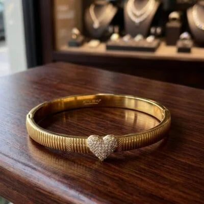 Solitaire Amour Bangle