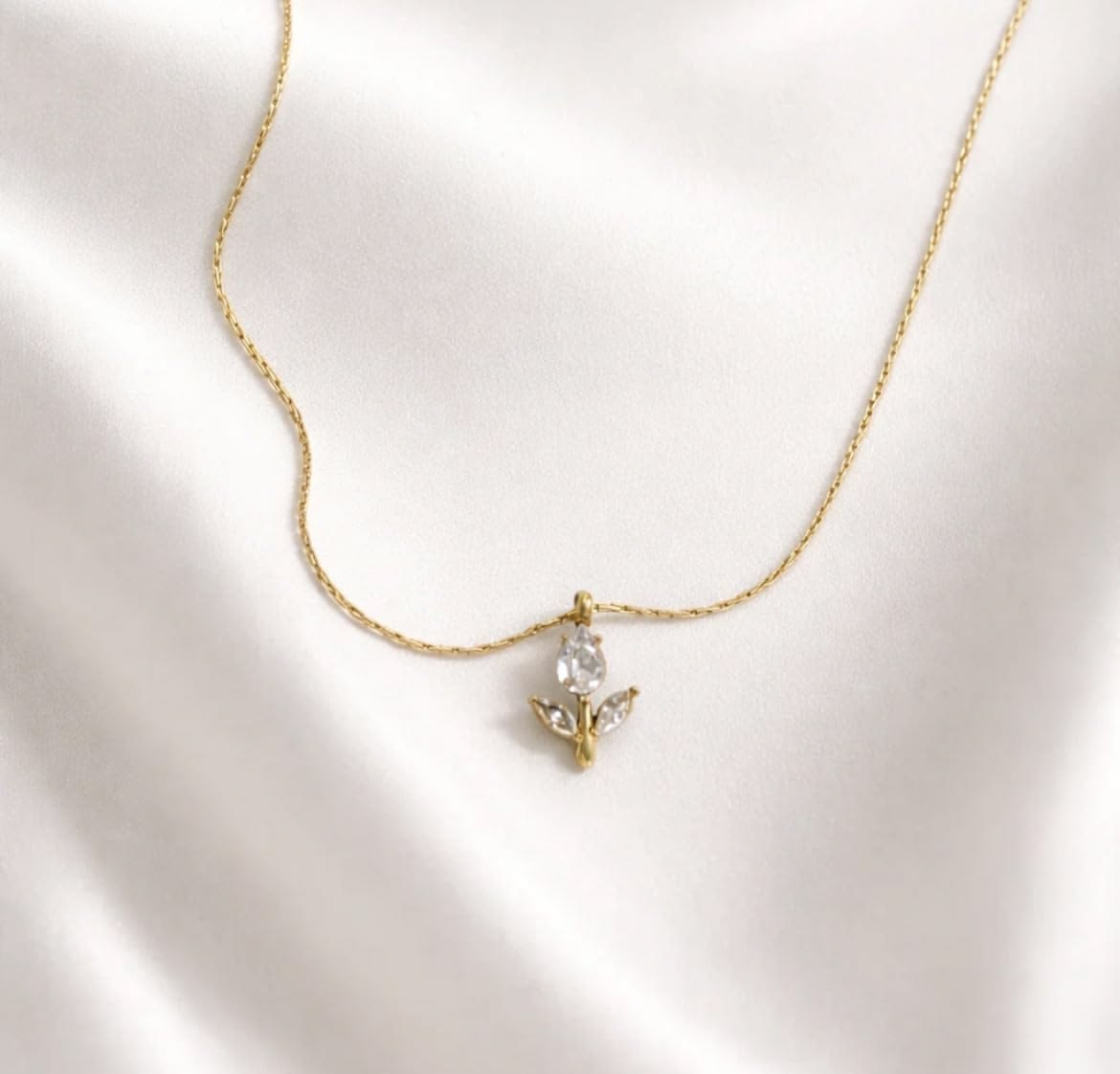 304ss Tulip Necklace (White)
